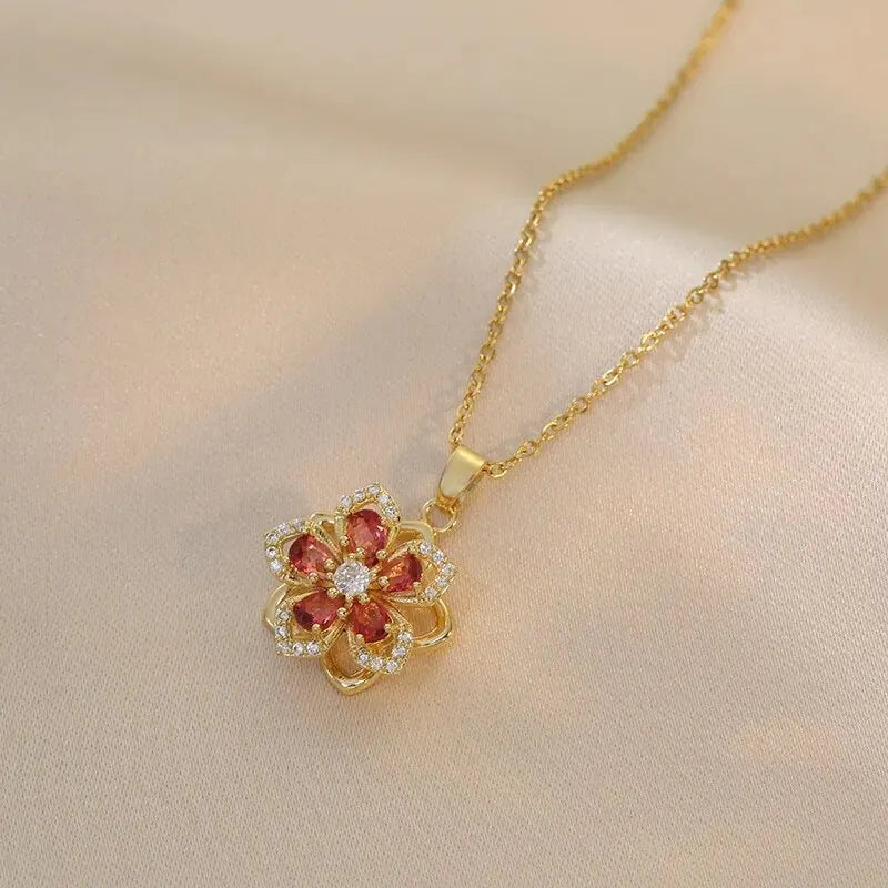 Calidors Flower Necklace